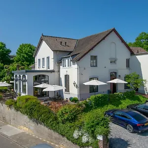 https://jeanneke-bosch-iii-schin-op-geul.maastrichthotels.net